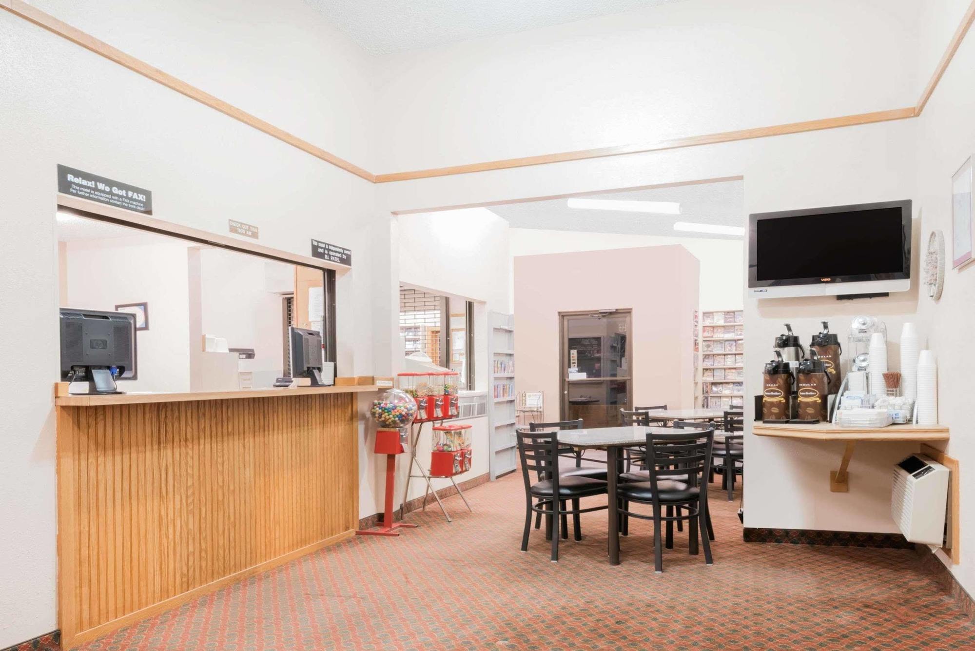 Super 8 By Wyndham Glendive Hotell Eksteriør bilde